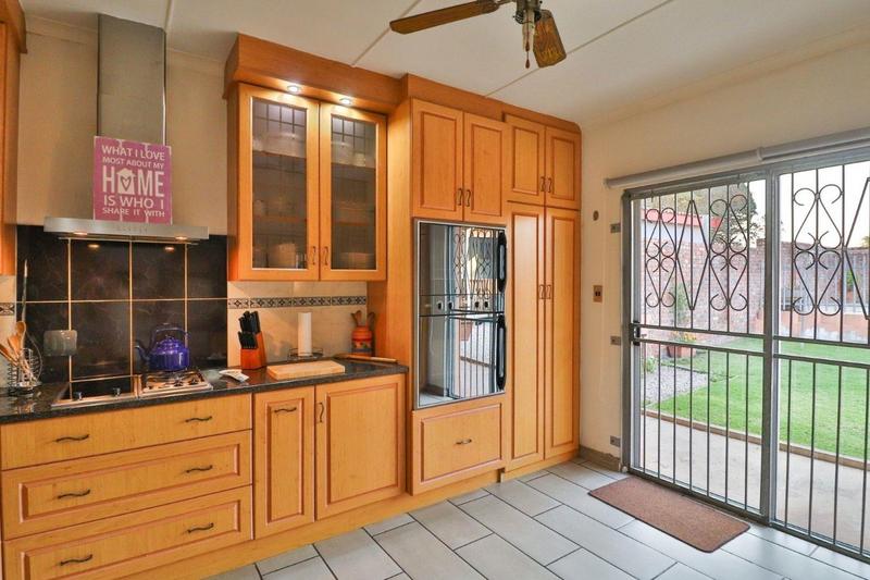 4 Bedroom Property for Sale in Heiderand Western Cape